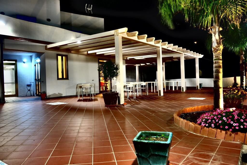 Alta Marea Hotel Gioiosa Marea Exterior photo