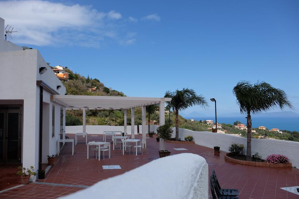 Alta Marea Hotel Gioiosa Marea Exterior photo